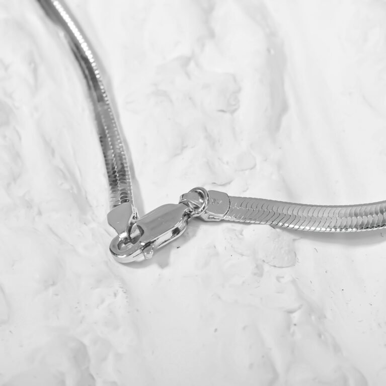 Italian Solid 3mm Flexible Flat Herringbone Chain bracelet 7.5"