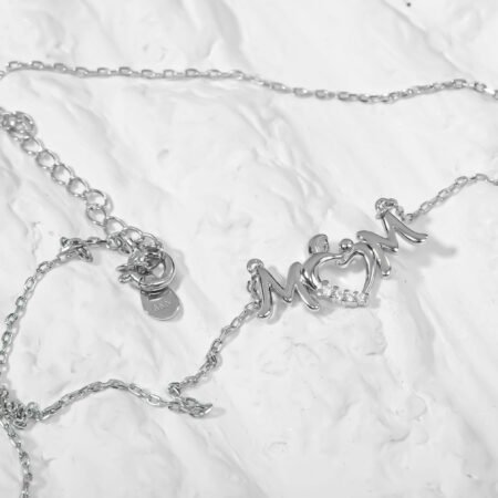 Elegant Mom's Necklace.