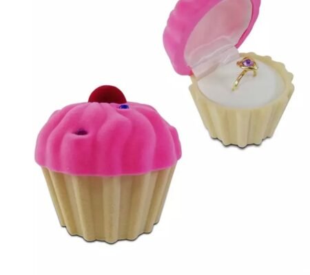 Scoops of Sparkle: Creative Velvet Mini Jewelry Box