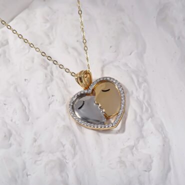 Kiss Your love necklace.