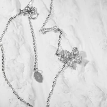 Little Flowers necklace.