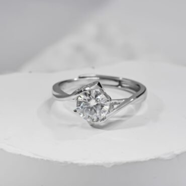 Heart of the Side Ring  1ct Moissanite Ring